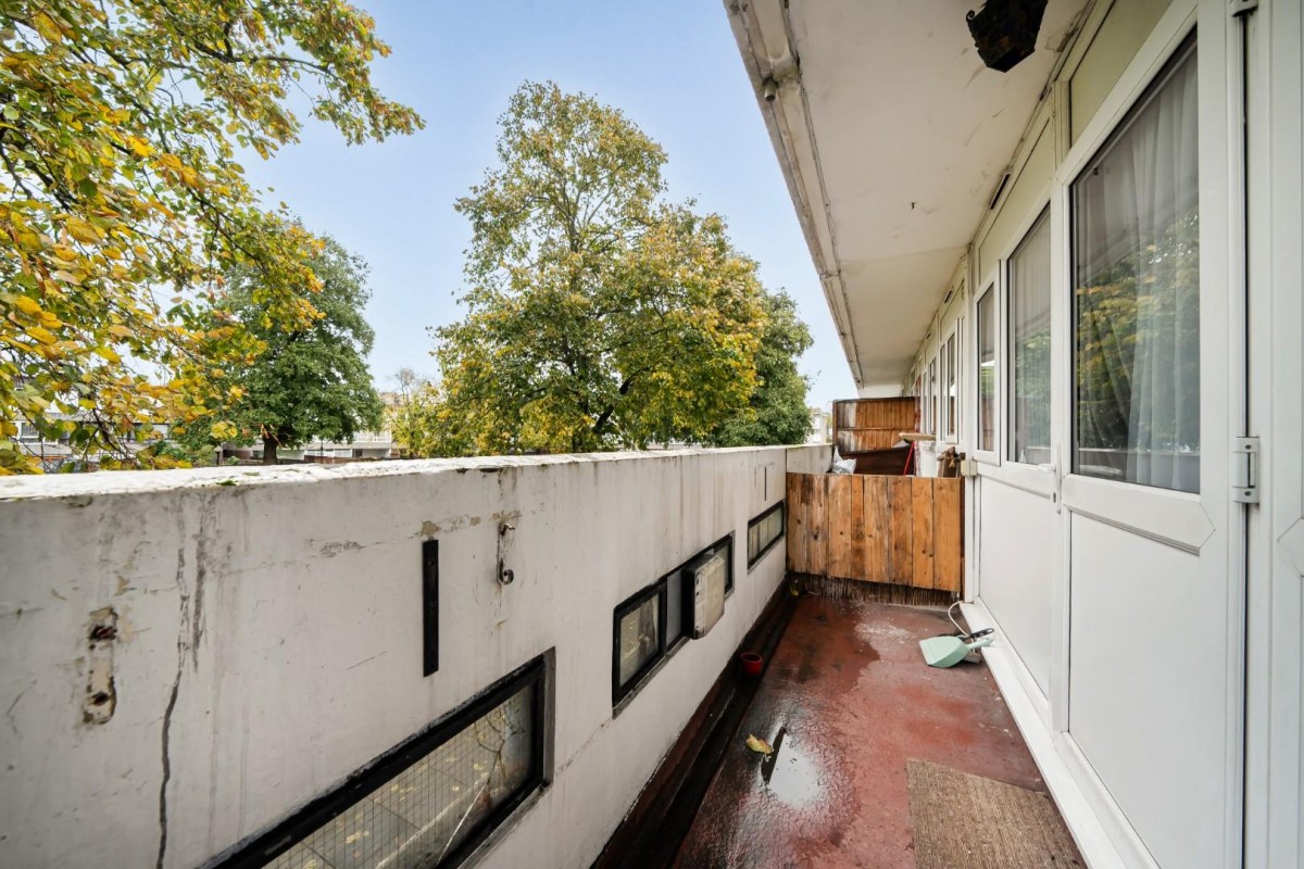 Holstein Way, Erith, DA18 4DJ