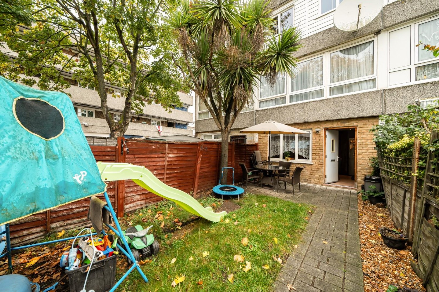 Holstein Way, Erith, DA18 4DJ