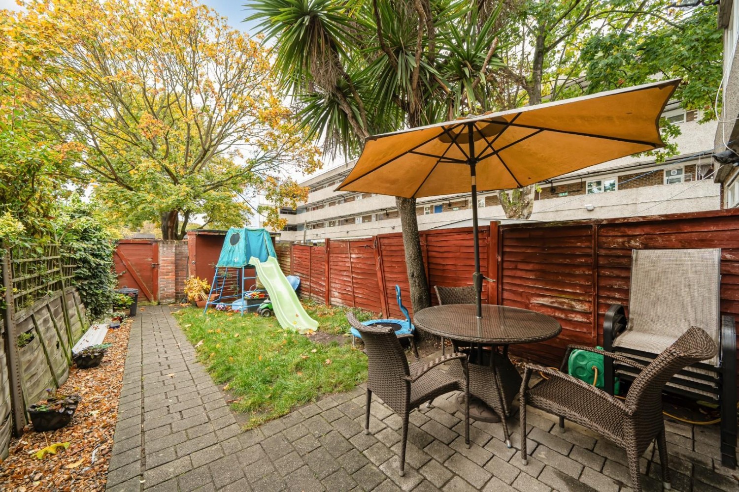 Holstein Way, Erith, DA18 4DJ