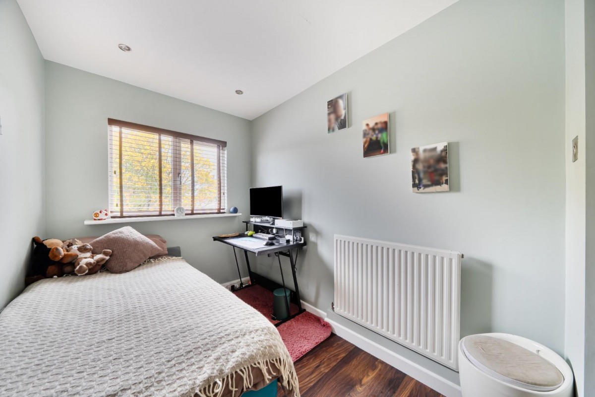 Holstein Way, Erith, DA18 4DJ