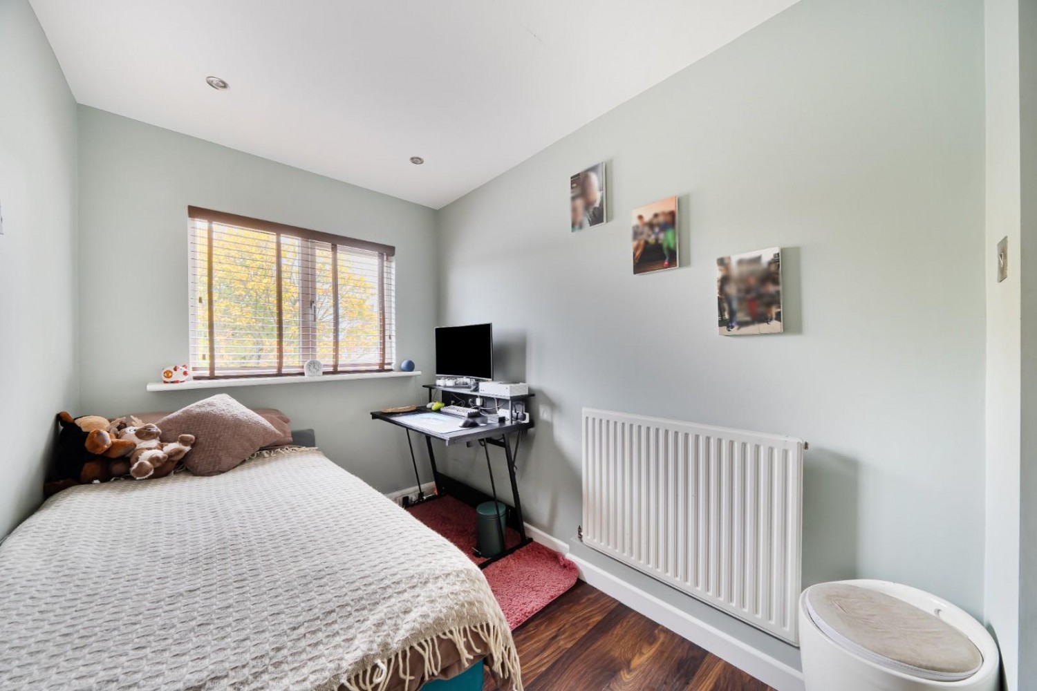 Holstein Way, Erith, DA18 4DJ