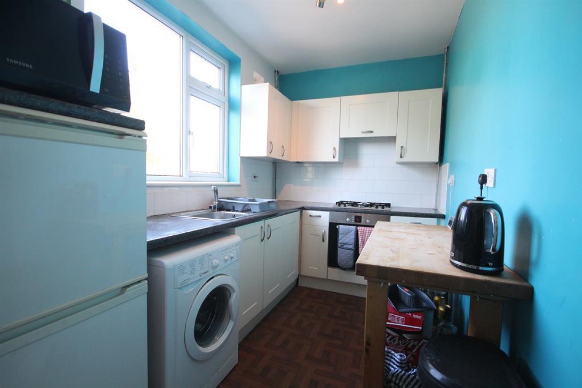 Kingshill Avenue, Hayes, Middlesex, UB4 8BY