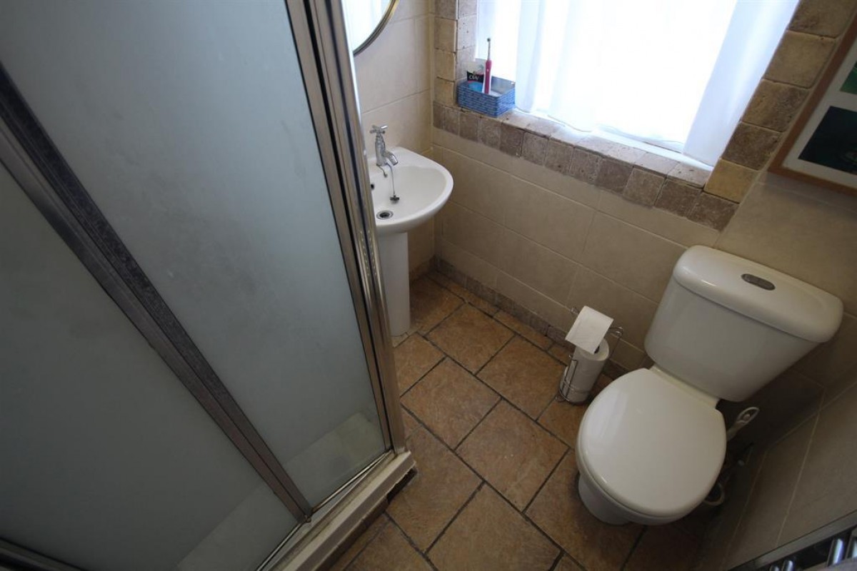 Kingshill Avenue, Hayes, Middlesex, UB4 8BY