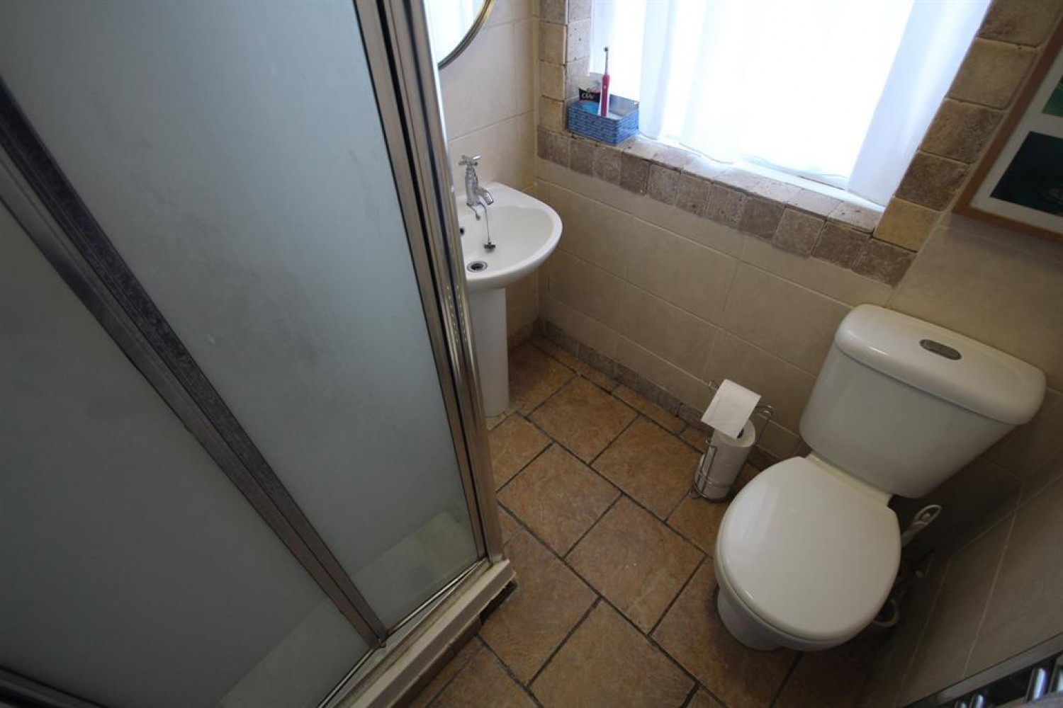 Kingshill Avenue, Hayes, Middlesex, UB4 8BY