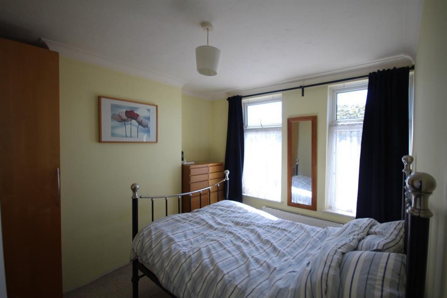 Kingshill Avenue, Hayes, Middlesex, UB4 8BY