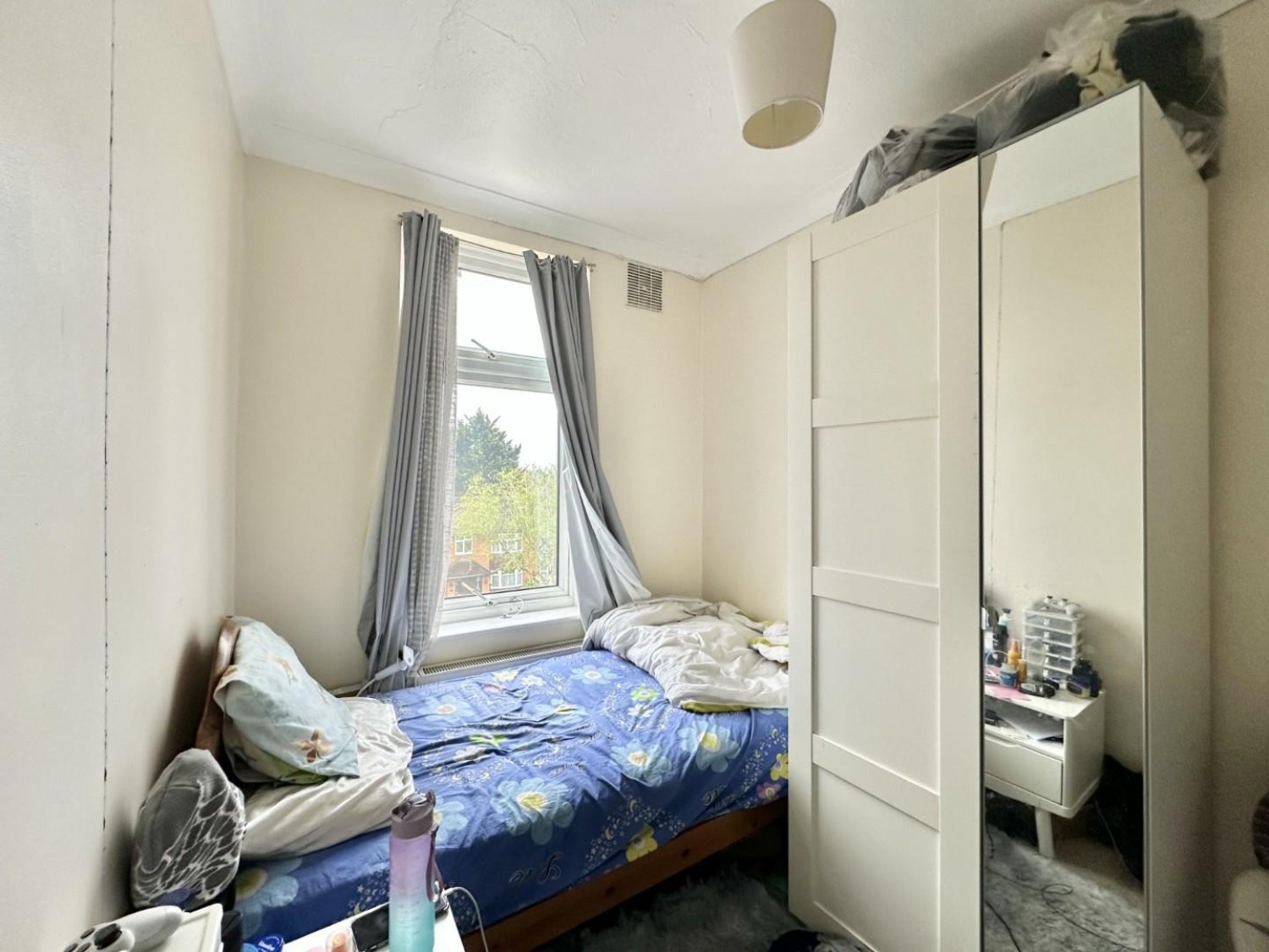 Kingshill Avenue, Hayes, Middlesex, UB4 8BY