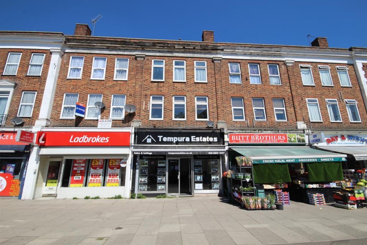 Kingshill Avenue, Hayes, Middlesex, UB4 8BY