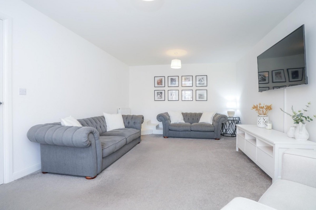 Waddington Drive, Snaith, DN14 9FA