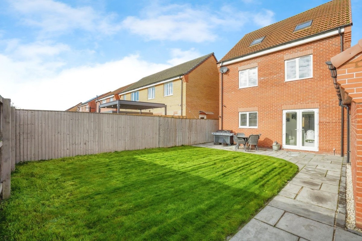 Waddington Drive, Snaith, DN14 9FA