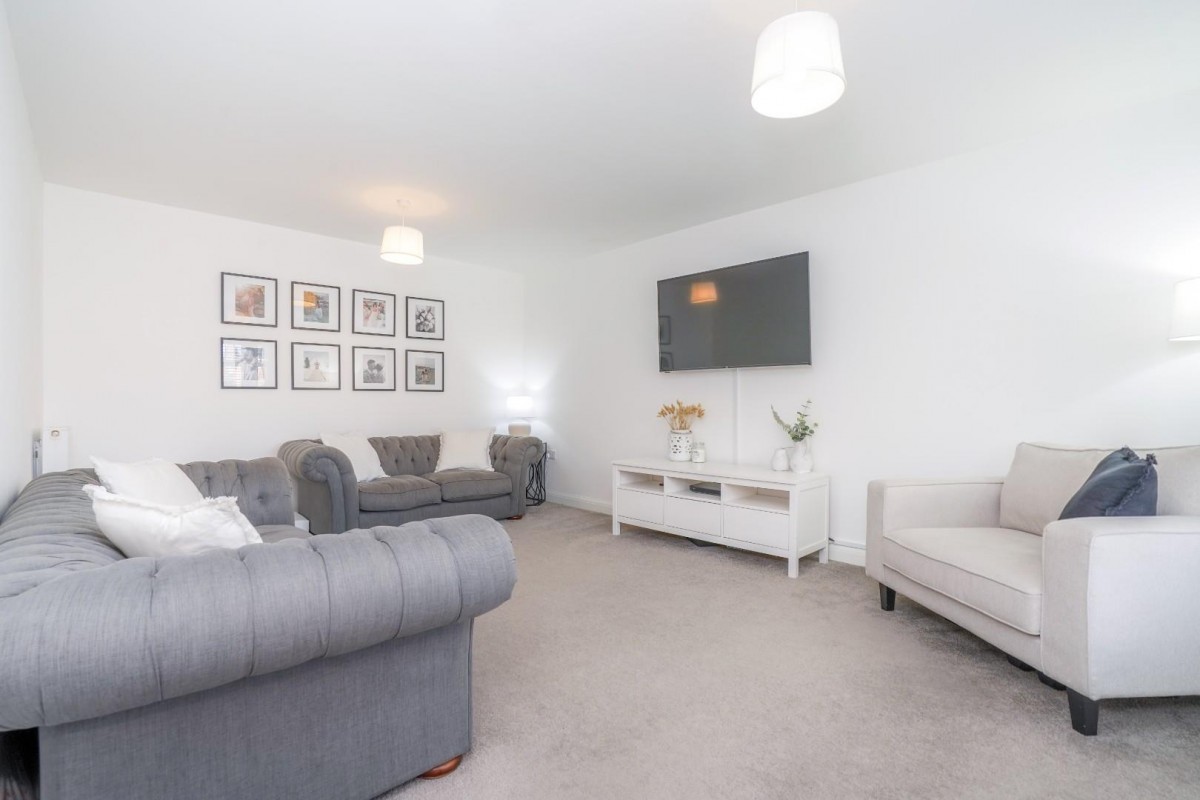 Waddington Drive, Snaith, DN14 9FA