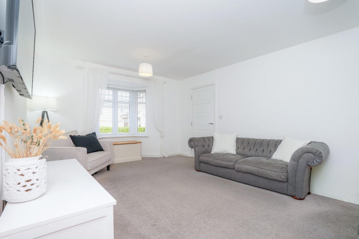 Waddington Drive, Snaith, DN14 9FA