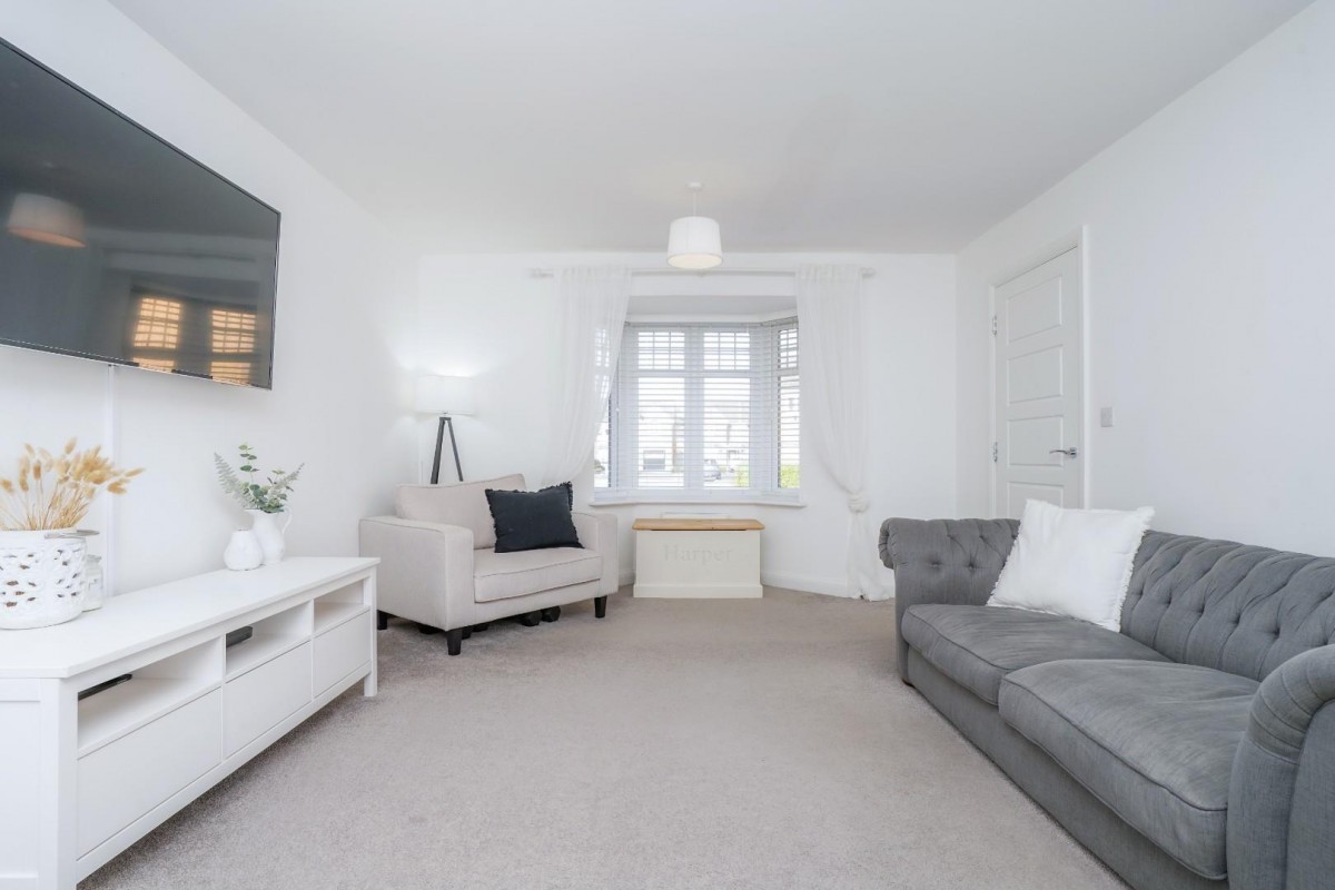 Waddington Drive, Snaith, DN14 9FA