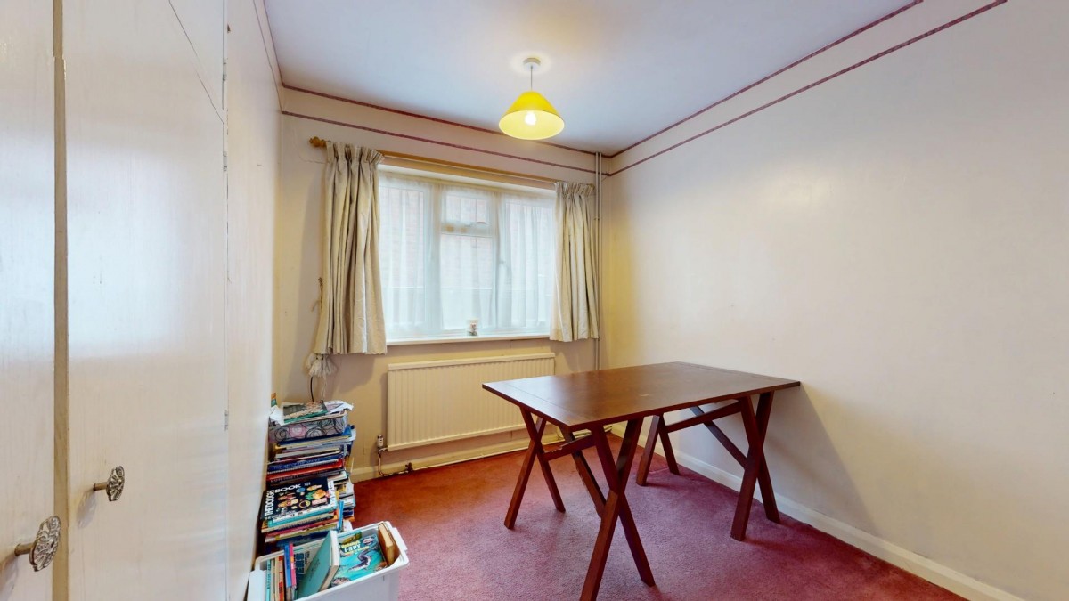 Tennyson Walk, Northfleet, Gravesend, DA11