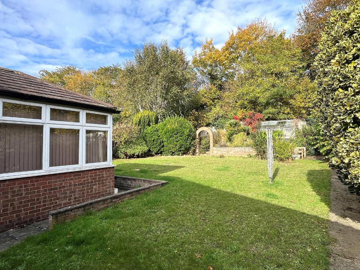 Tennyson Walk, Northfleet, Gravesend, DA11