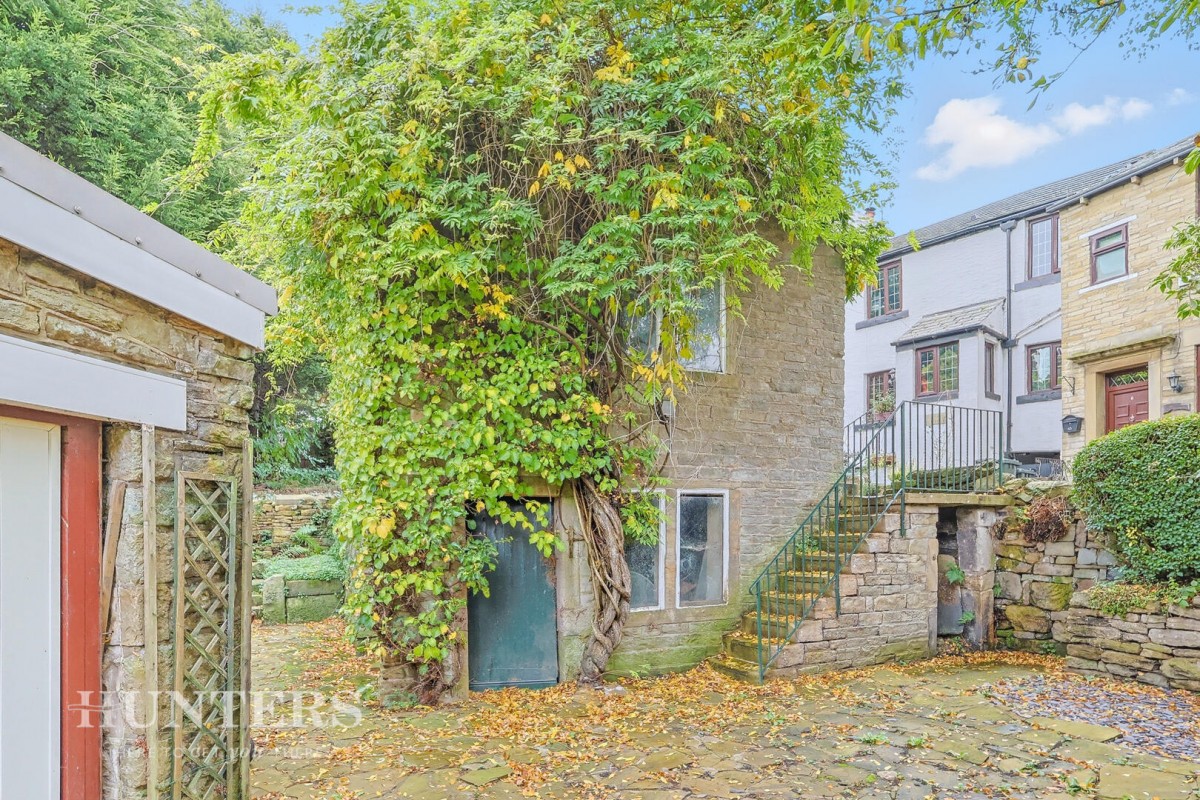 The Ealees School House, Halifax Road, Littleborough, OL15 0HB