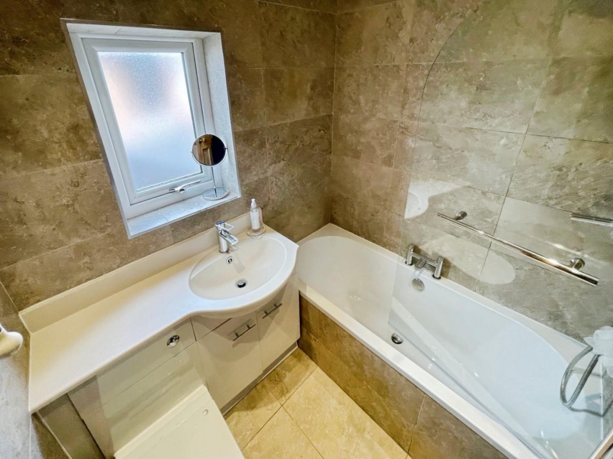 Luton Road, Ellesmere Port