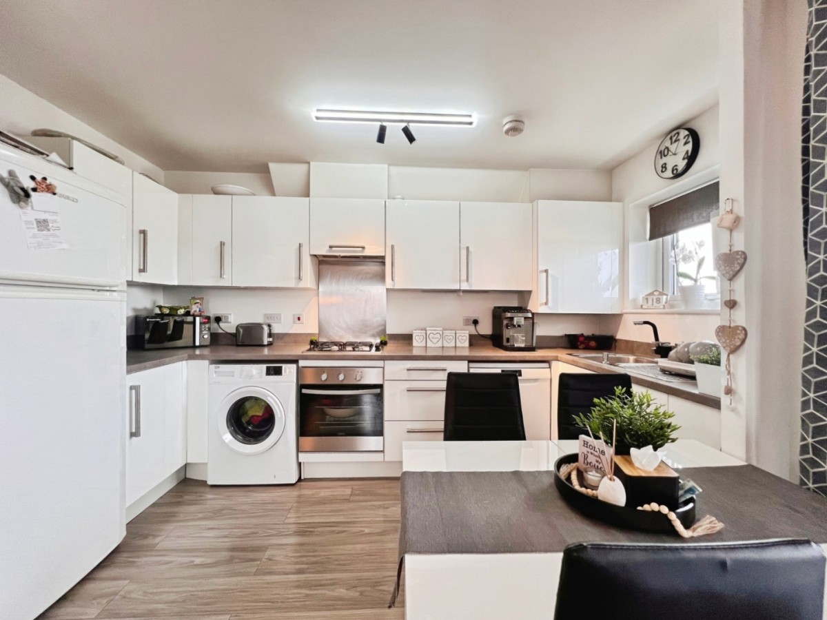 Finn Farm Road, Kingsnorth