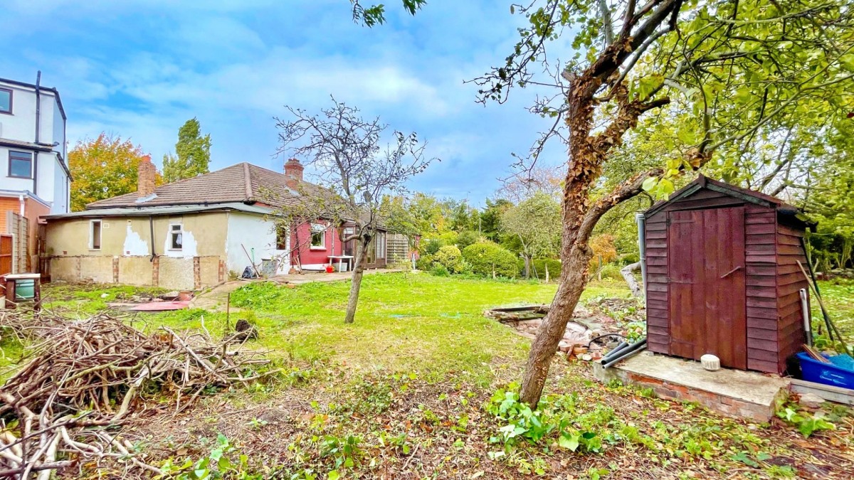 Burlington Gardens, Chadwell Heath, RM6