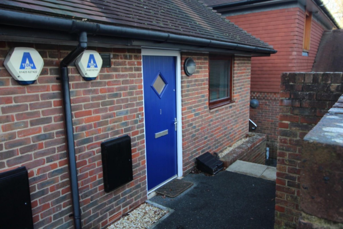 Lake Corner, New Milton, Hampshire, BH25 5GS