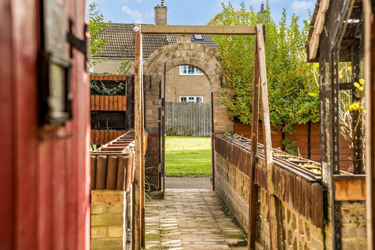 Second Avenue, Wetherby