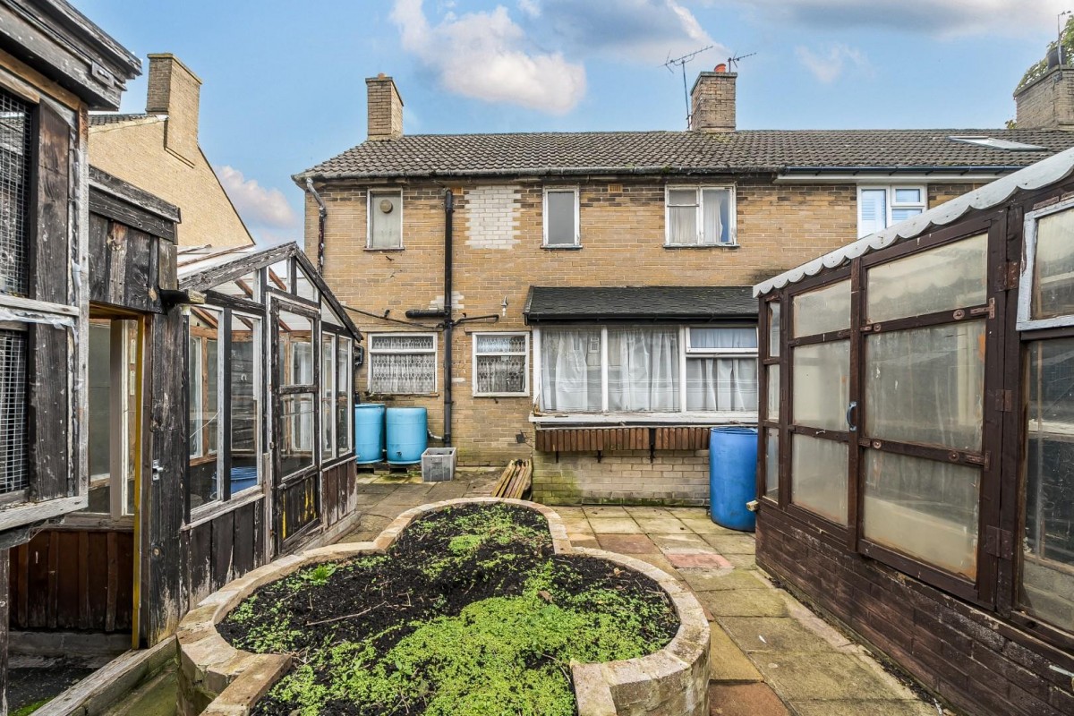 Second Avenue, Wetherby