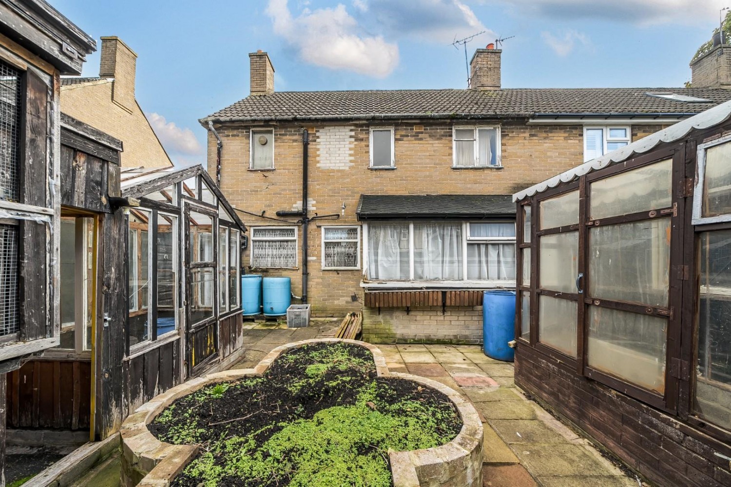 Second Avenue, Wetherby