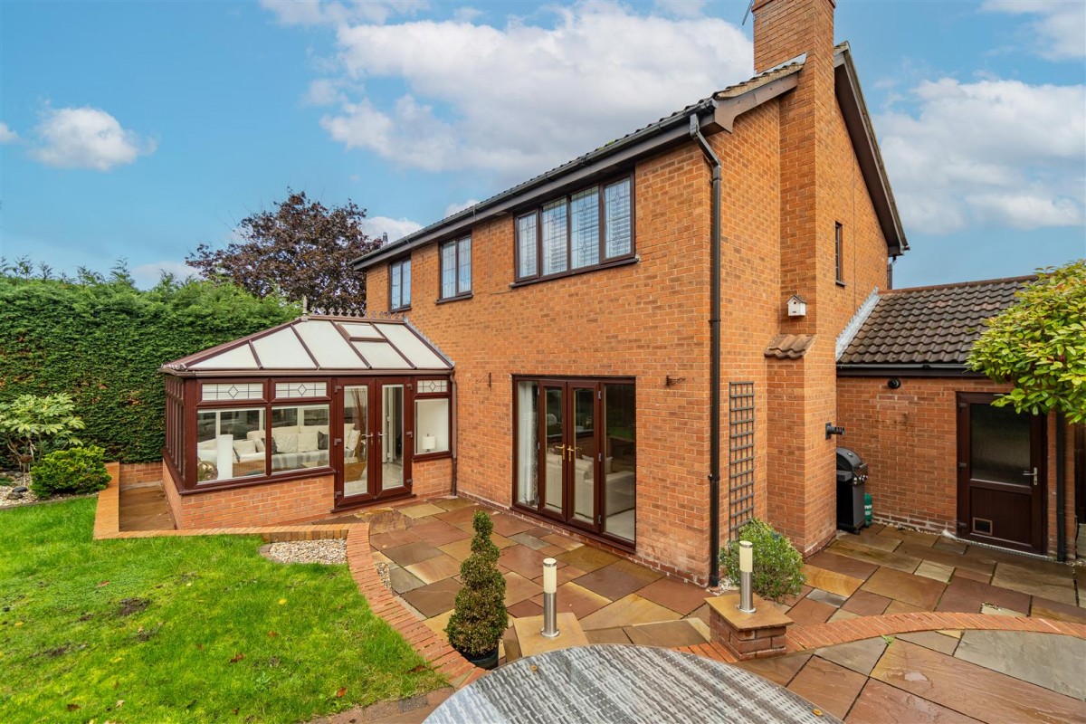 Burghley Walk, Brierley Hill, DY5 3RN
