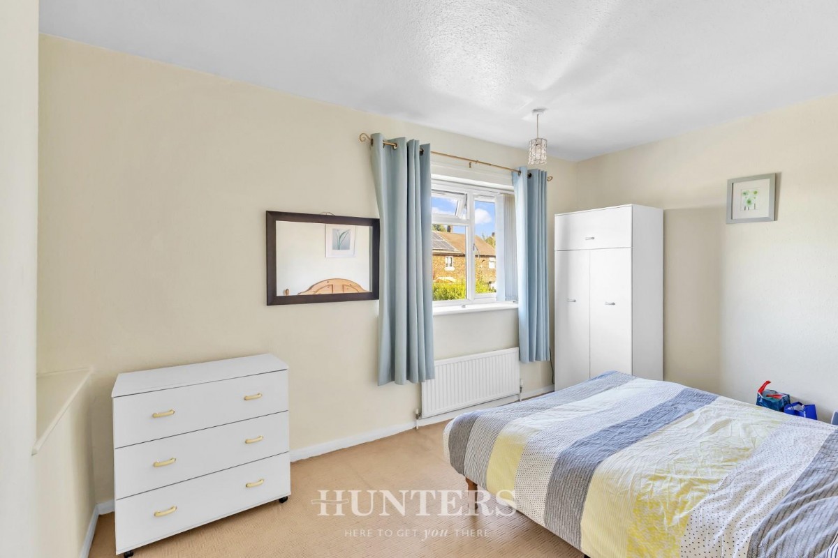 Searness Road, Middleton M24