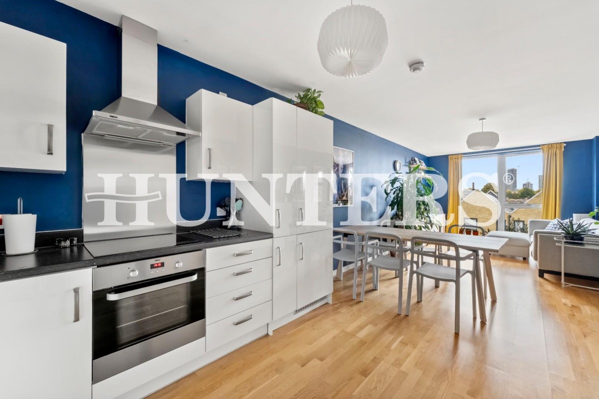 Bathurst Square, London, N15