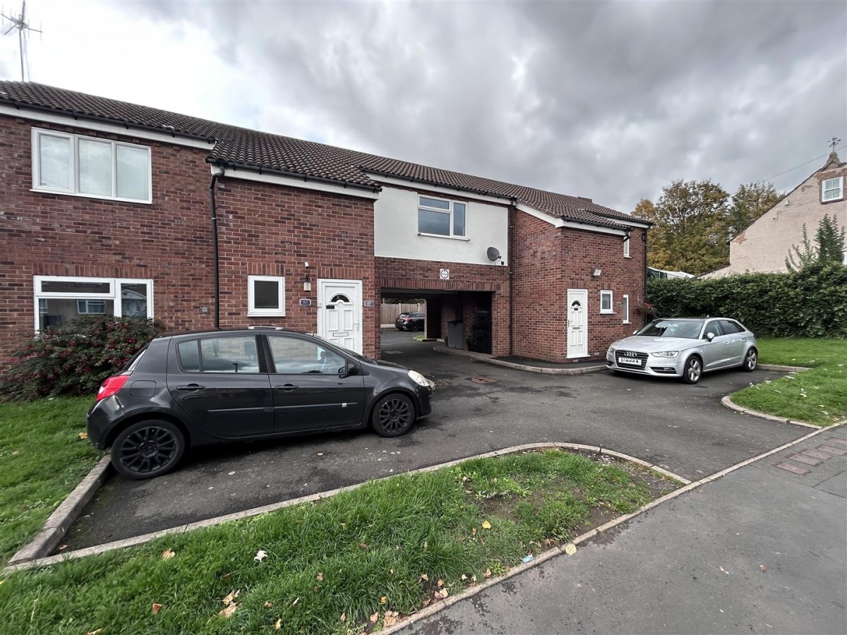 Brierley Hill Road, Brierley Hill