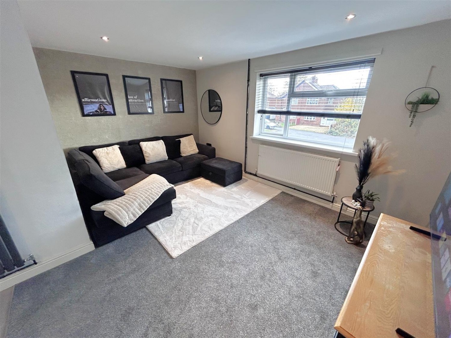 Brierley Hill Road, Brierley Hill