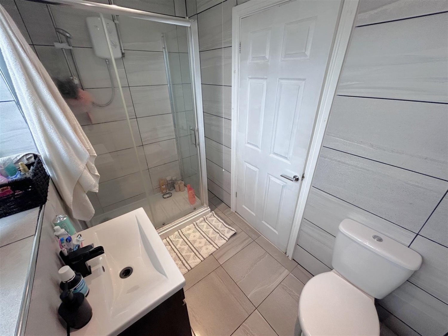 Brierley Hill Road, Brierley Hill