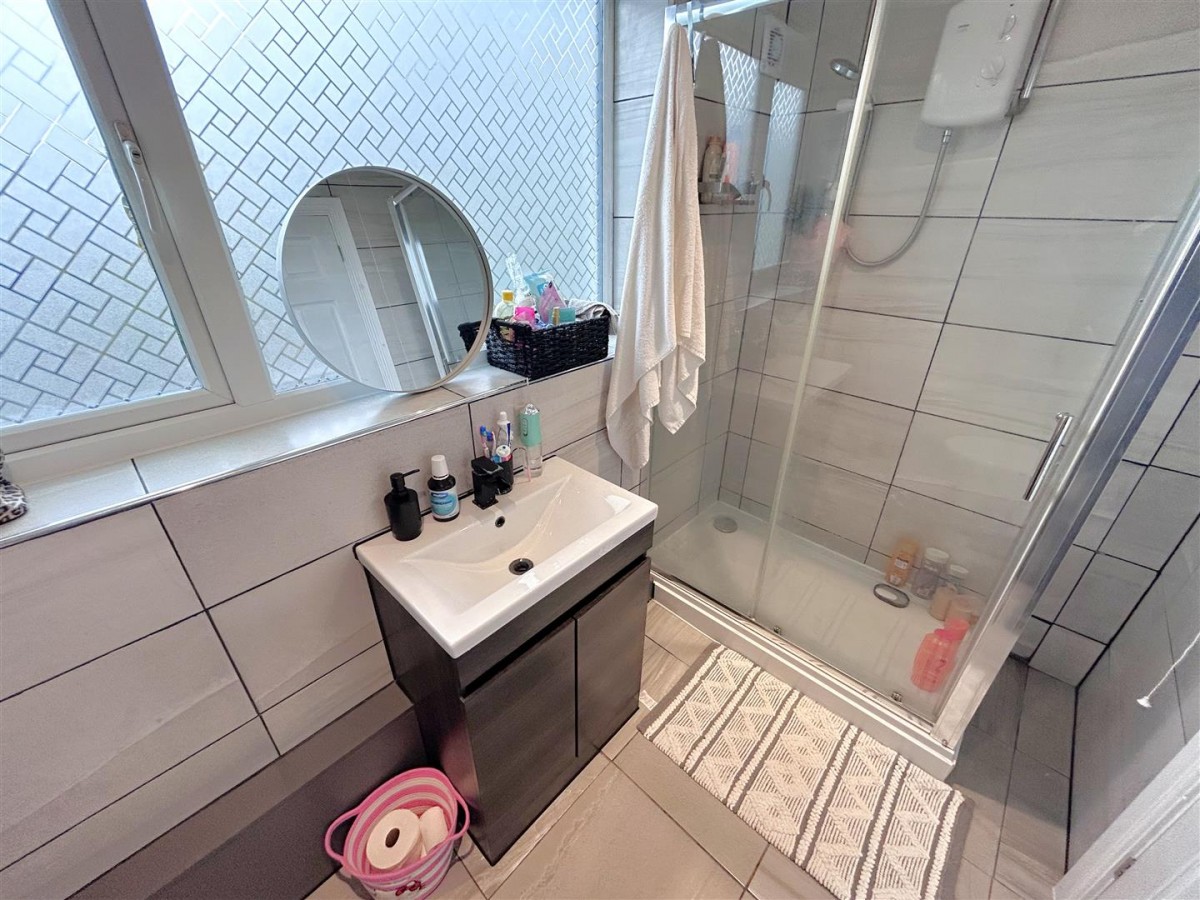 Brierley Hill Road, Brierley Hill