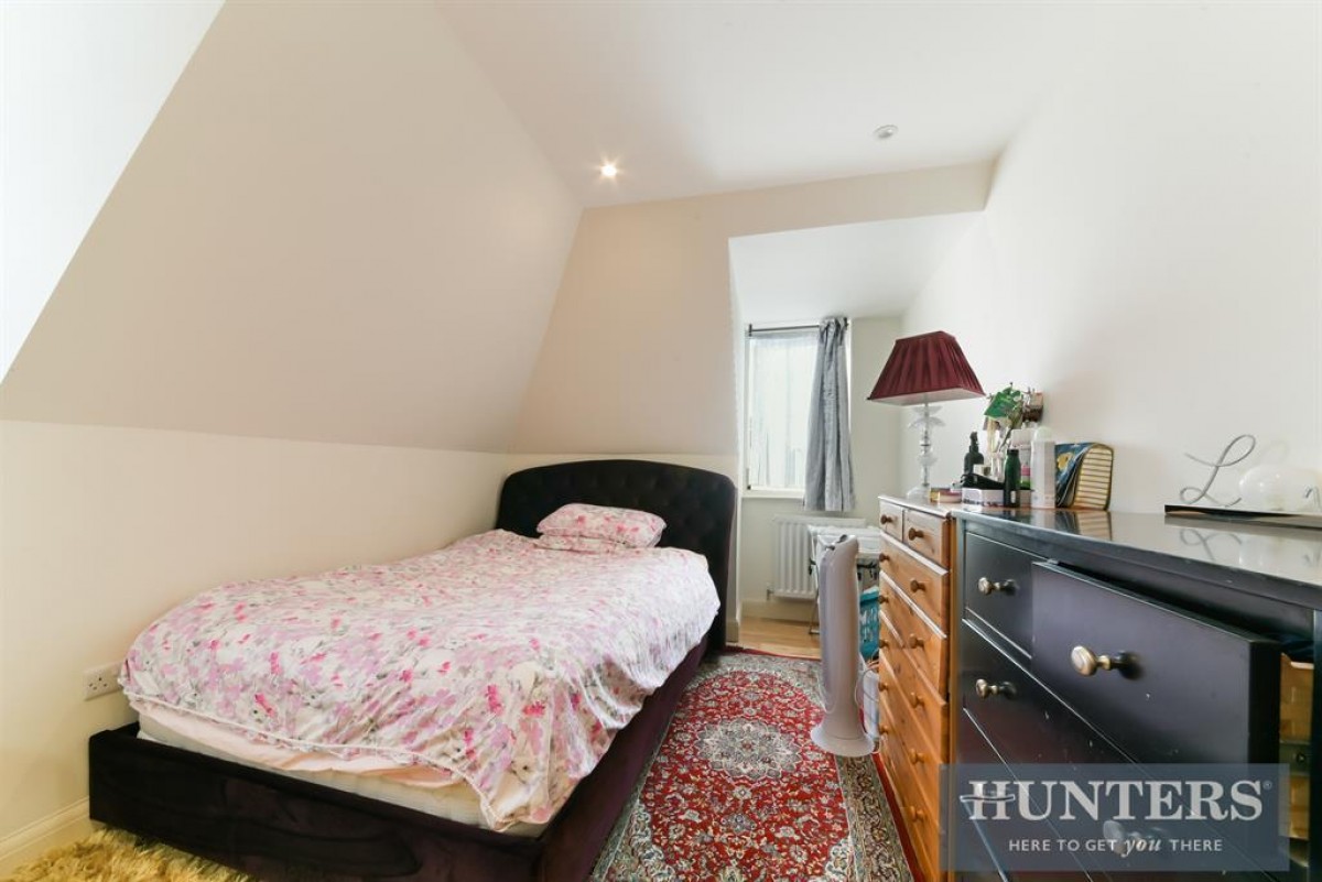 London Road, Morden, SM4 5PT