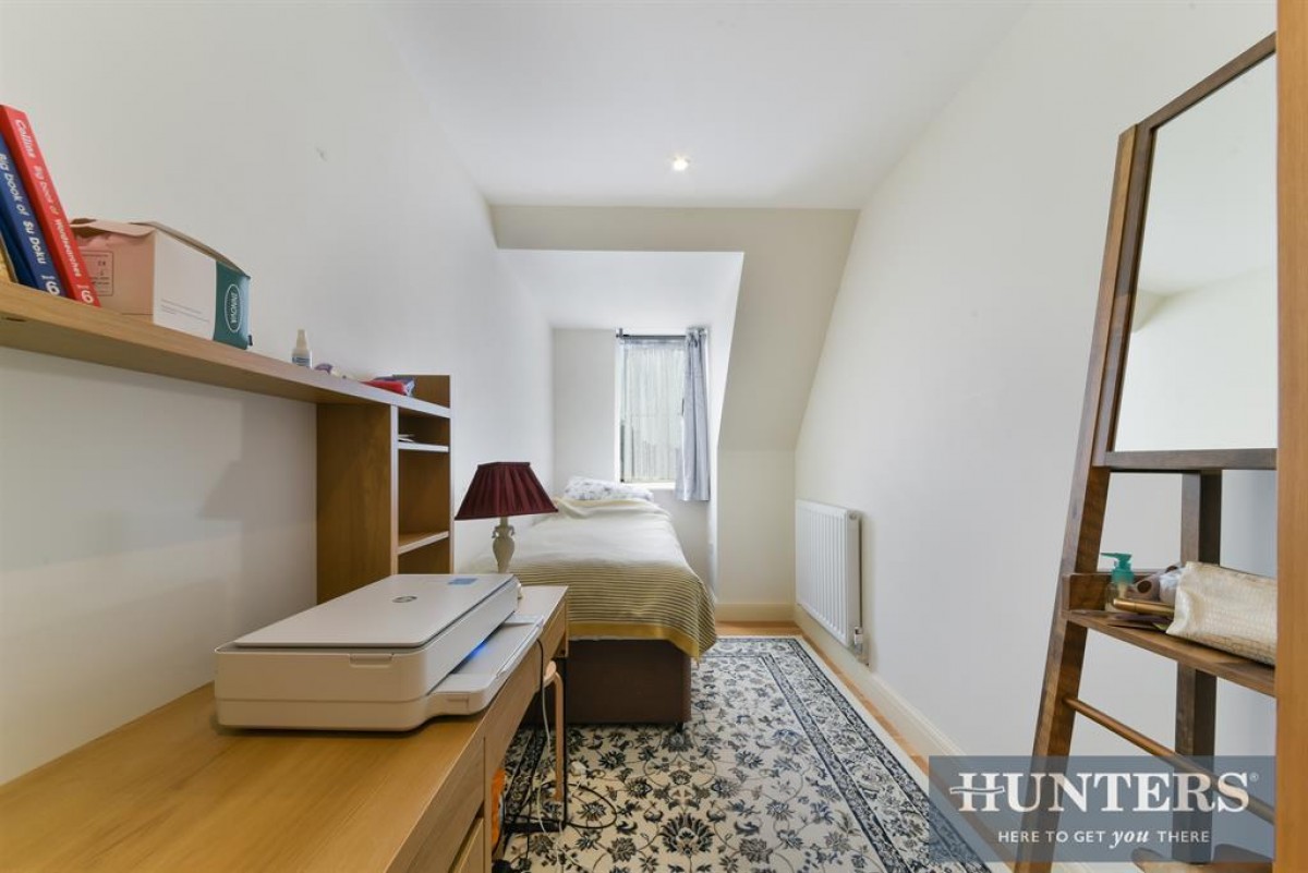 London Road, Morden, SM4 5PT