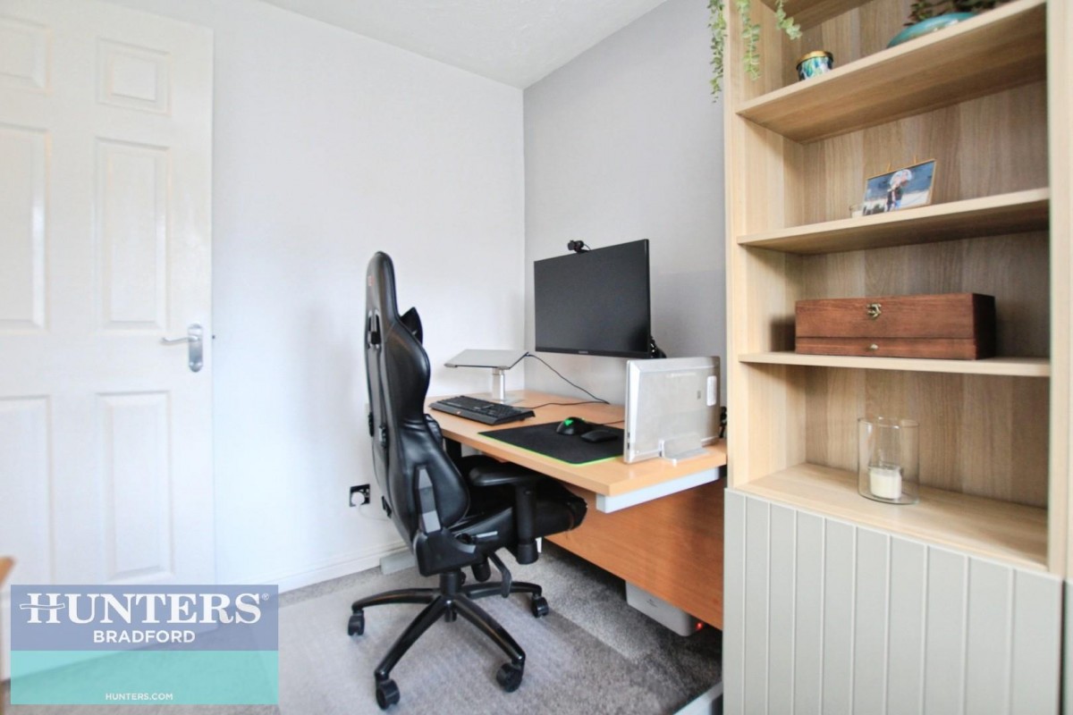 Royd Moor Road Bradford, West Yorkshire, BD4 0TR