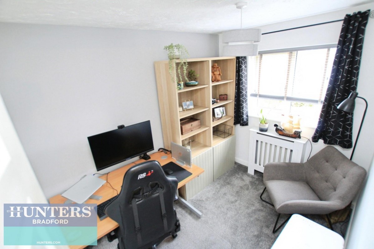 Royd Moor Road Bradford, West Yorkshire, BD4 0TR