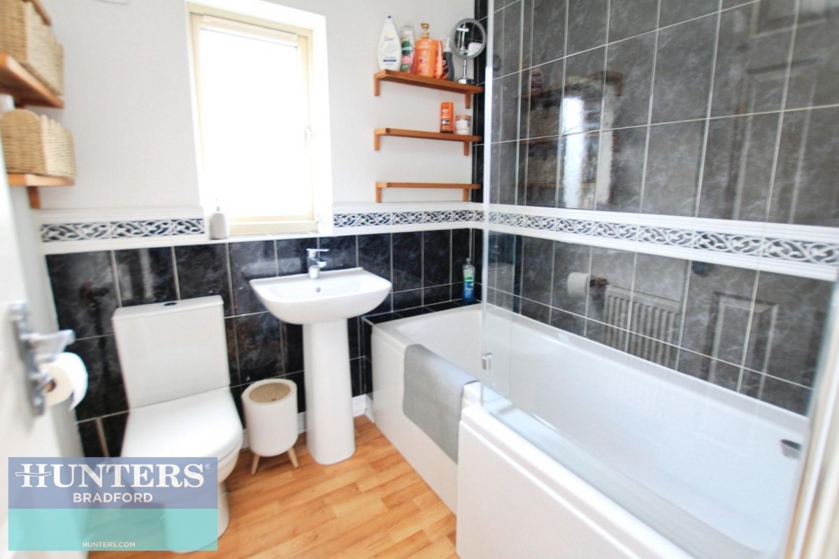 Royd Moor Road Bradford, West Yorkshire, BD4 0TR