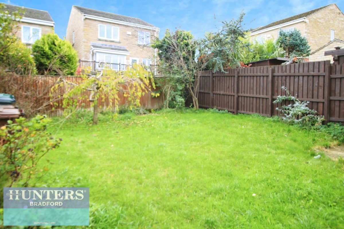 Royd Moor Road Bradford, West Yorkshire, BD4 0TR