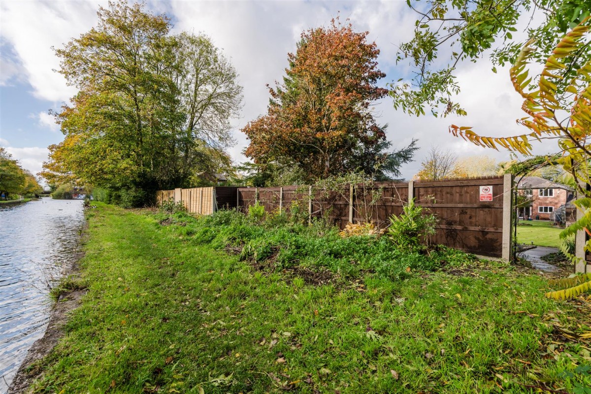 Sandersons Croft, Leigh