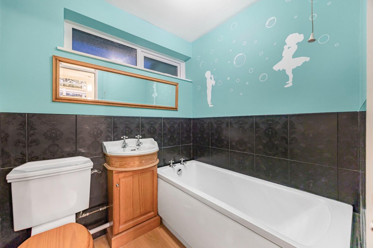 Woodmarsh Close, Bristol