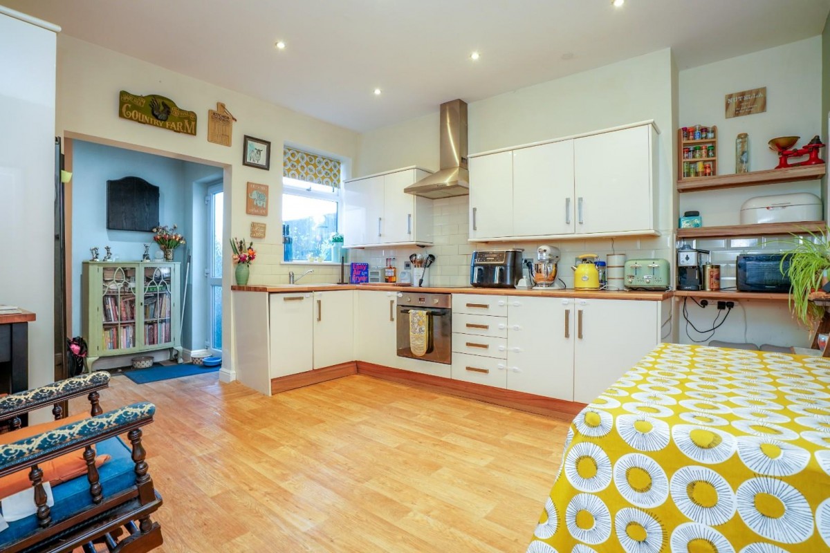 Lower Oxford Street, Castleford