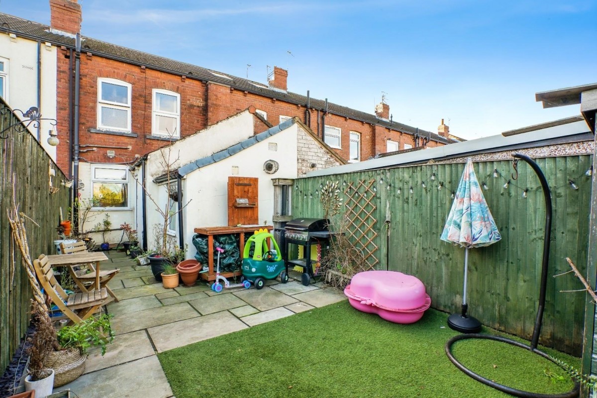 Lower Oxford Street, Castleford