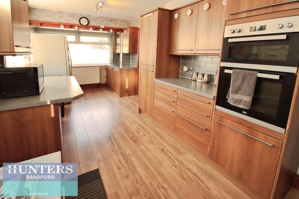 Glendale Drive Bradford, West Yorkshire, BD6 2LS