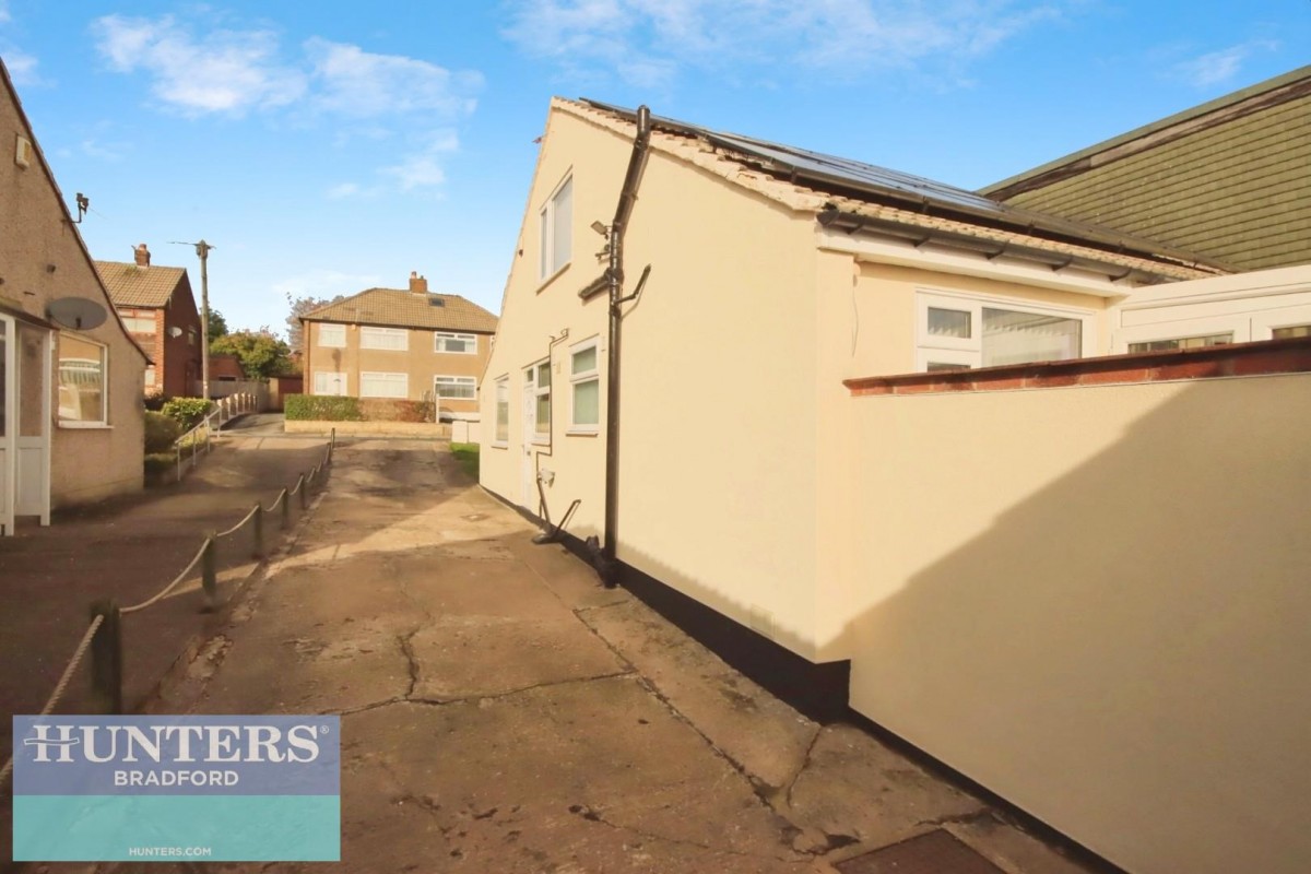 Glendale Drive Bradford, West Yorkshire, BD6 2LS