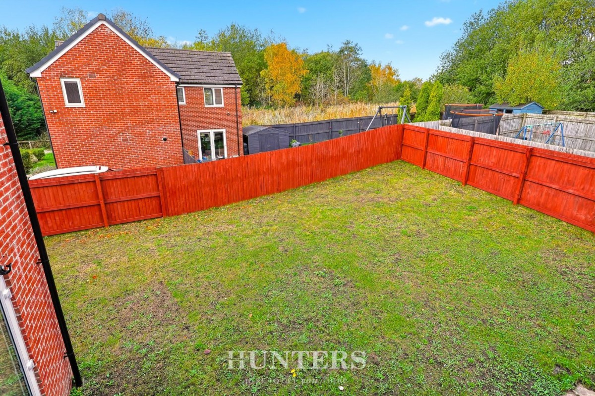 Martindale Crescent, Middleton M24