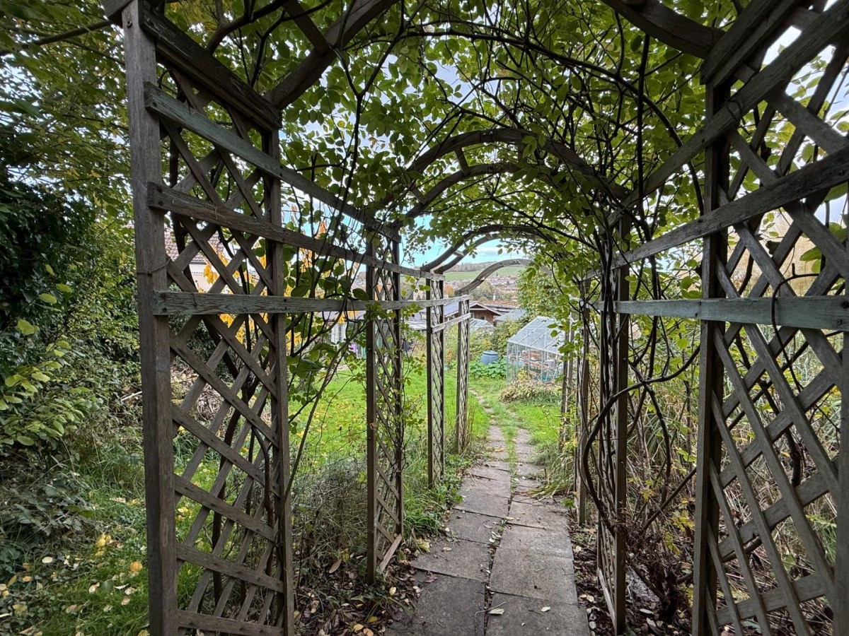 Middle Leazes, Stroud