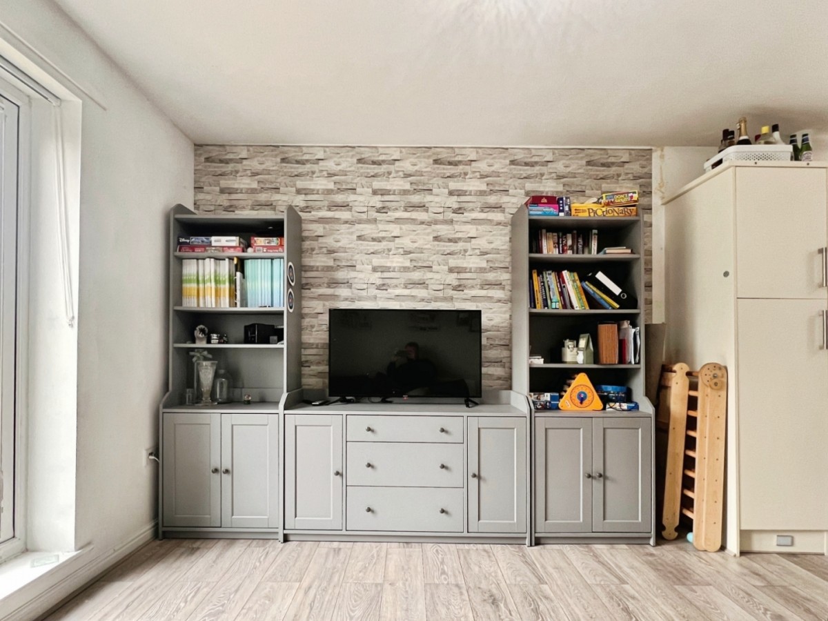 Laurens Van Der Post Way, Ashford