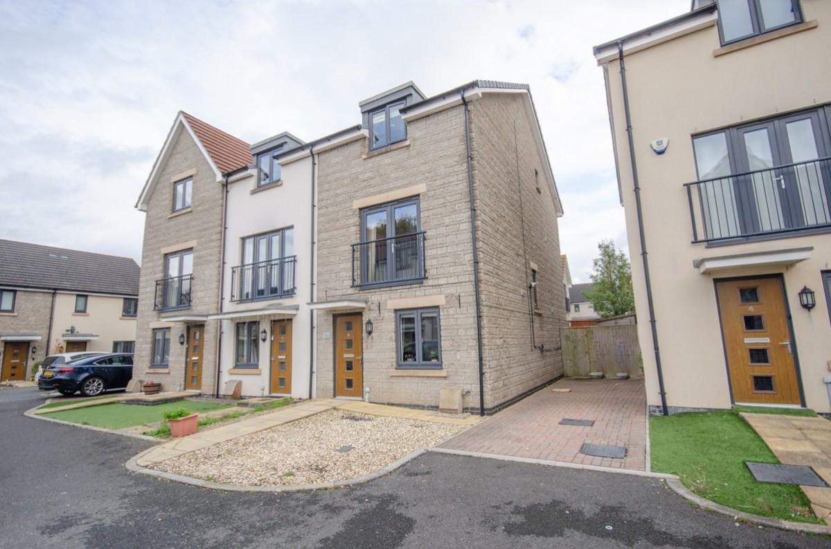Oak Tree Close, Mangotsfield, Bristol, BS16 9AJ
