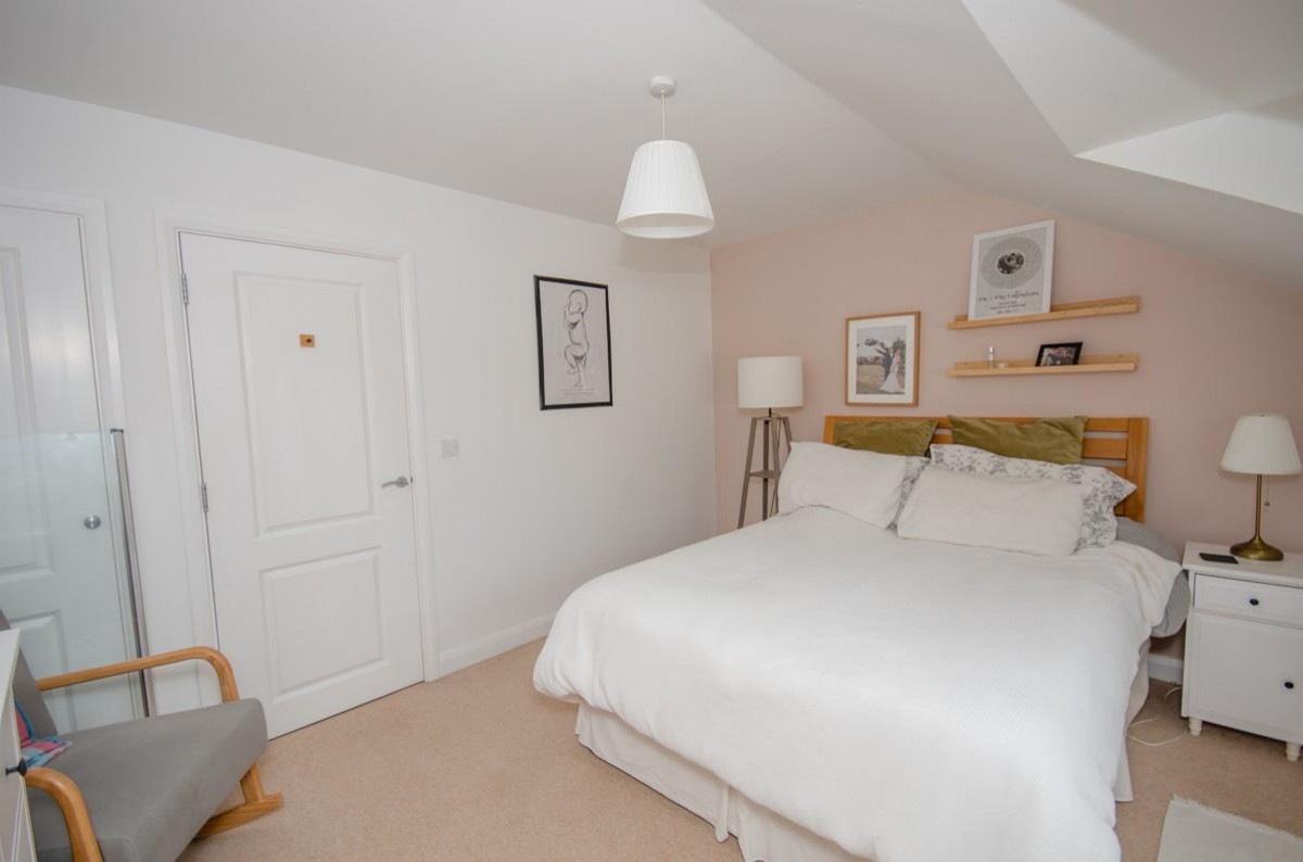 Oak Tree Close, Mangotsfield, Bristol, BS16 9AJ